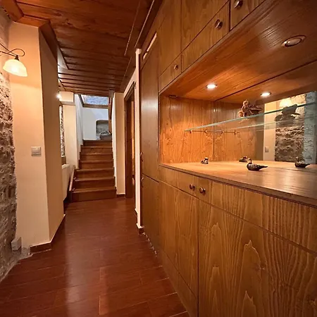 Acroria In * Karpenísion