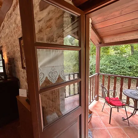 Acroria In Villa Karpenisi