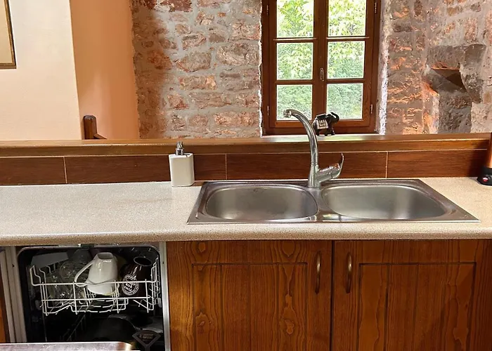 Acroria In Villa Karpenísion